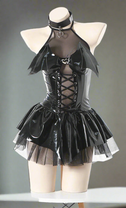 Accentuating Waist Witch Outfit