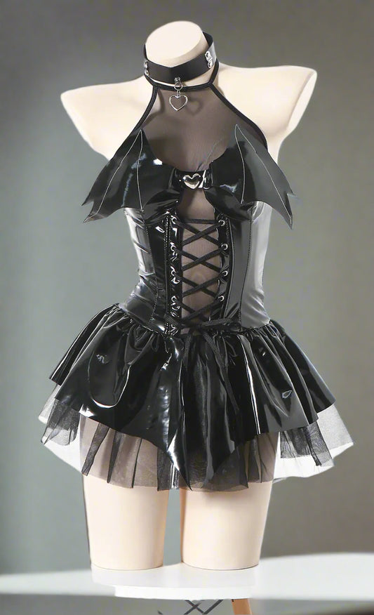 Accentuating Waist Witch Outfit