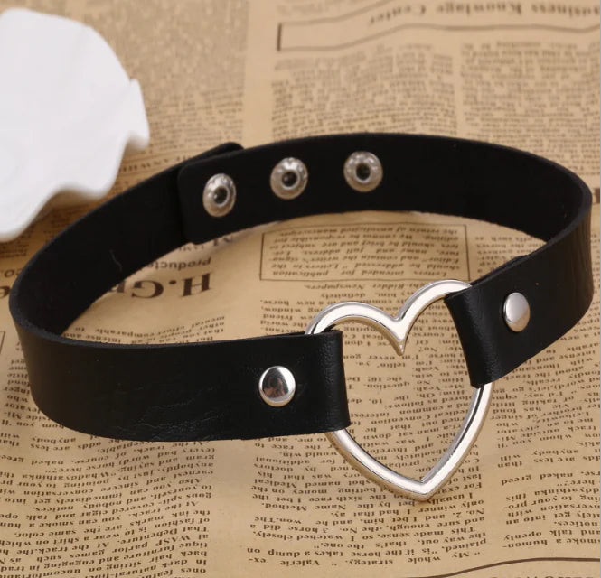 Heart Leather Choker