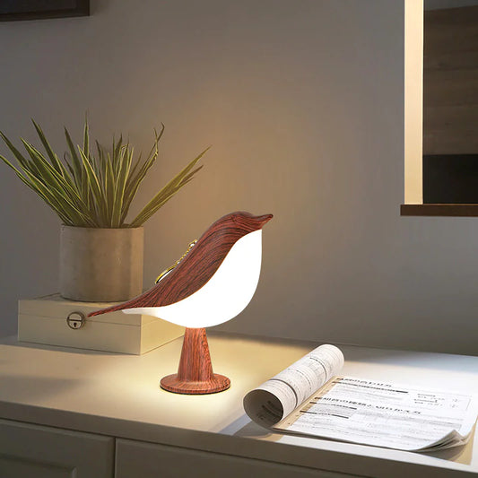 Magical Magpie Lamp