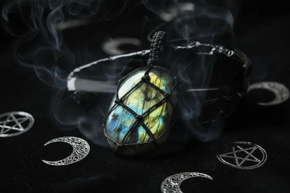 Moonstone Necklace - Sorceress Sanctuary Pure natural-Heart