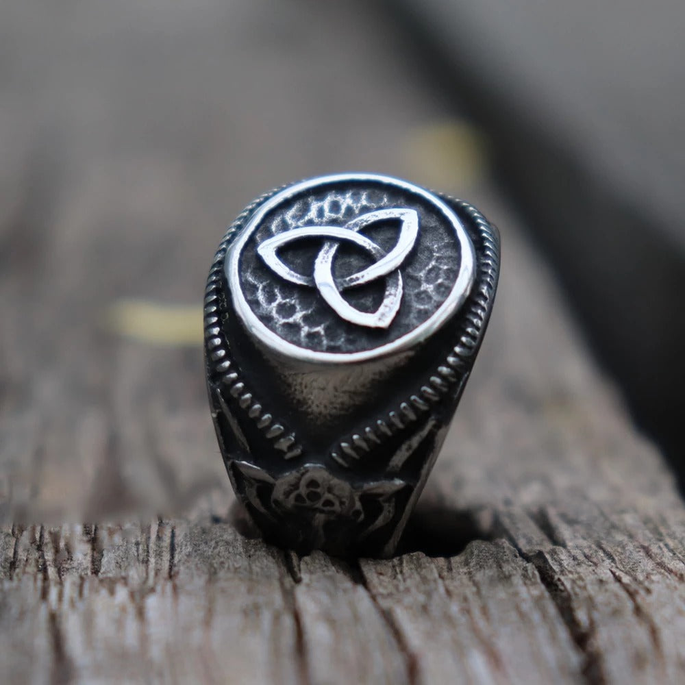 Vintage Stainless Steel Viking Irish Ring (Titanium)